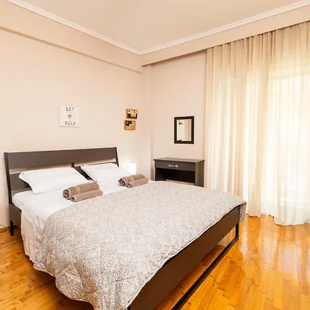 Appartamento Four Reasons Apts Ntepo